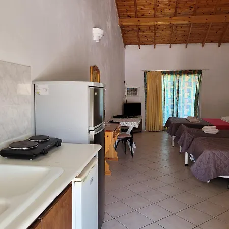 Gardenos Aparthotel 3*