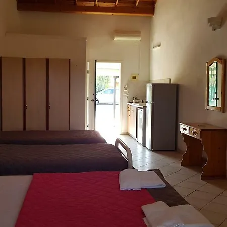 Aparthotel Gardenos 3*